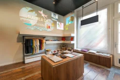 EB-805F Ultra-short-throw projector
