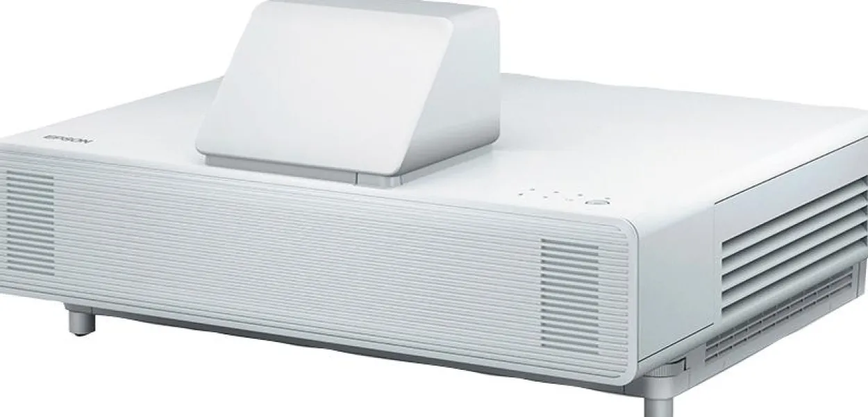 EB-800F Ultra-short-throw projector