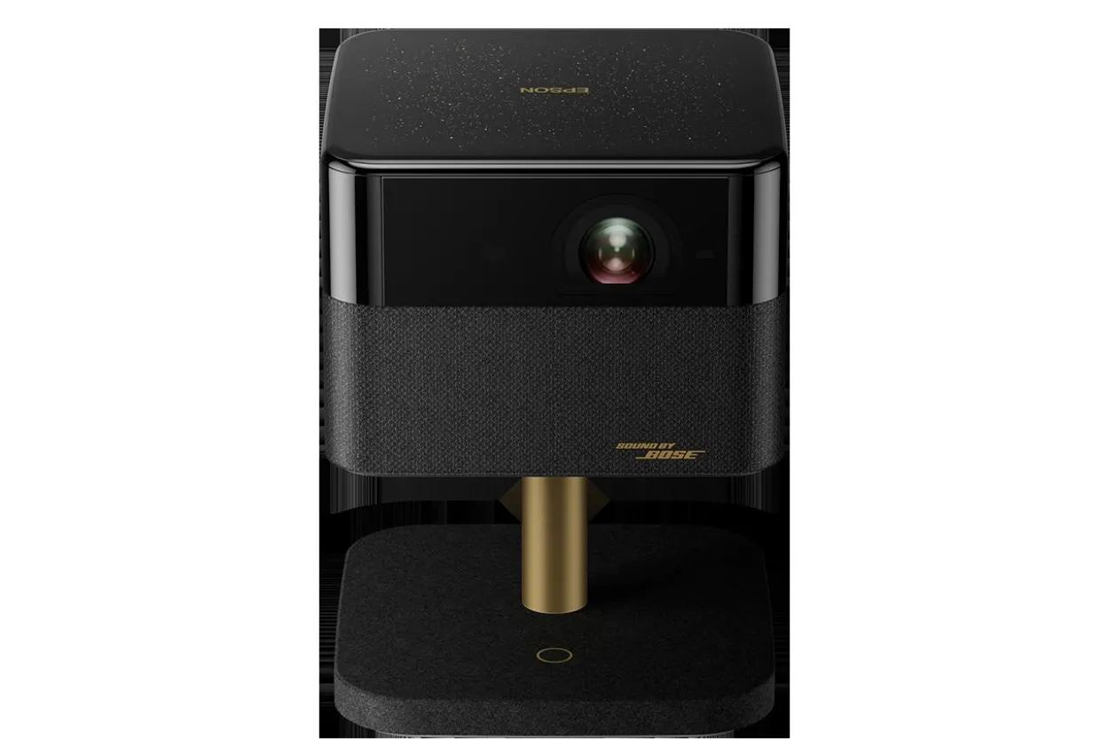 Epson Lifestudio Flex Édition spéciale luxe — EF-73 Noir profond, Projecteur intelligent portable, Sound by Bose, Google TV, 4K Pro UHD, Chargement sans fil, Usage intérieur/extérieur, Garantie 5 ans*