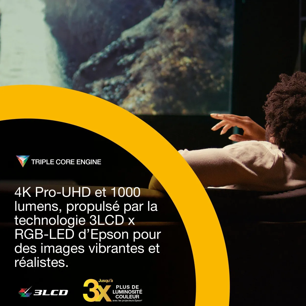 Epson Lifestudio Flex Édition spéciale luxe — EF-73 Noir profond, Projecteur intelligent portable, Sound by Bose, Google TV, 4K Pro UHD, Chargement sans fil, Usage intérieur/extérieur, Garantie 5 ans*