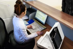 Scanner à plat compact WorkForce DS-1730 pour les petites entreprises et les bureaux à domicile.